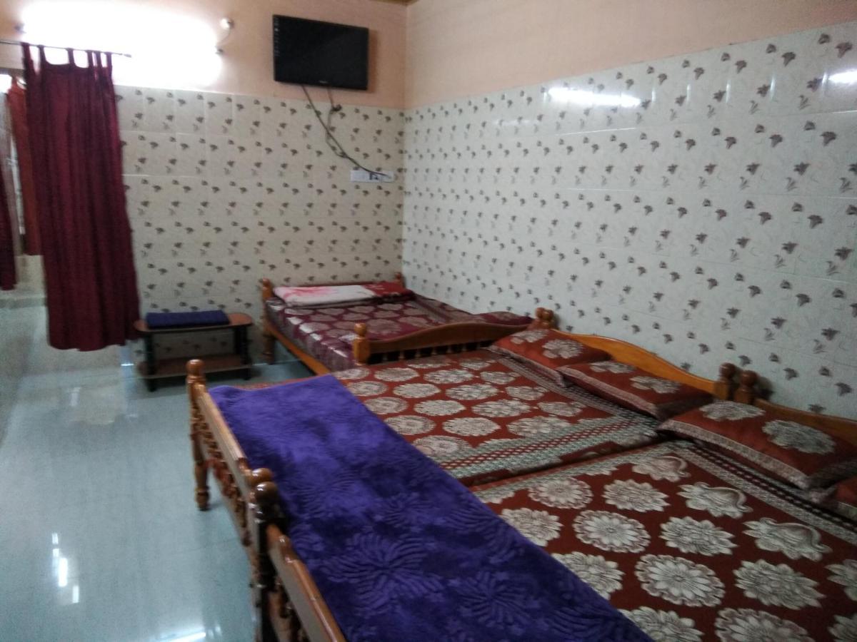 Maniis Homestay Valparai Exterior foto