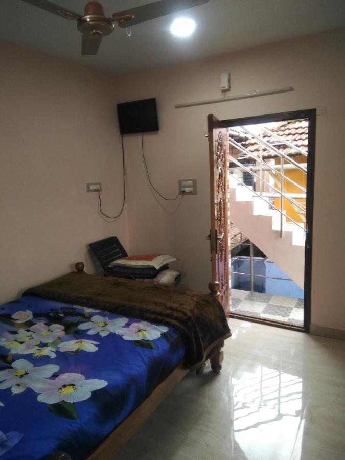 Maniis Homestay Valparai Exterior foto