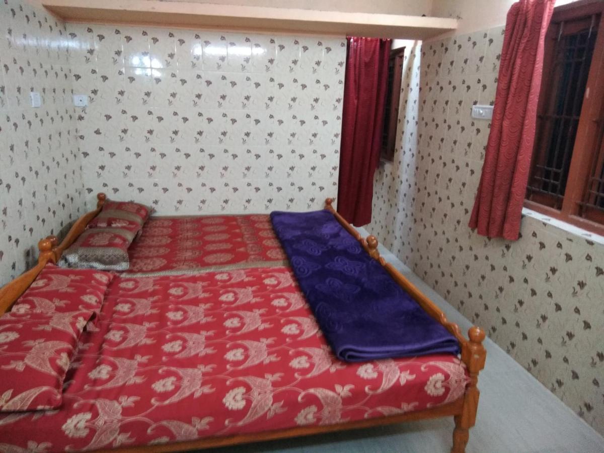 Maniis Homestay Valparai Exterior foto